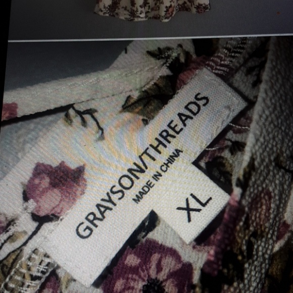 GRAYSON THREADS FLORAL PRINT TOP - Picture 5 of 5